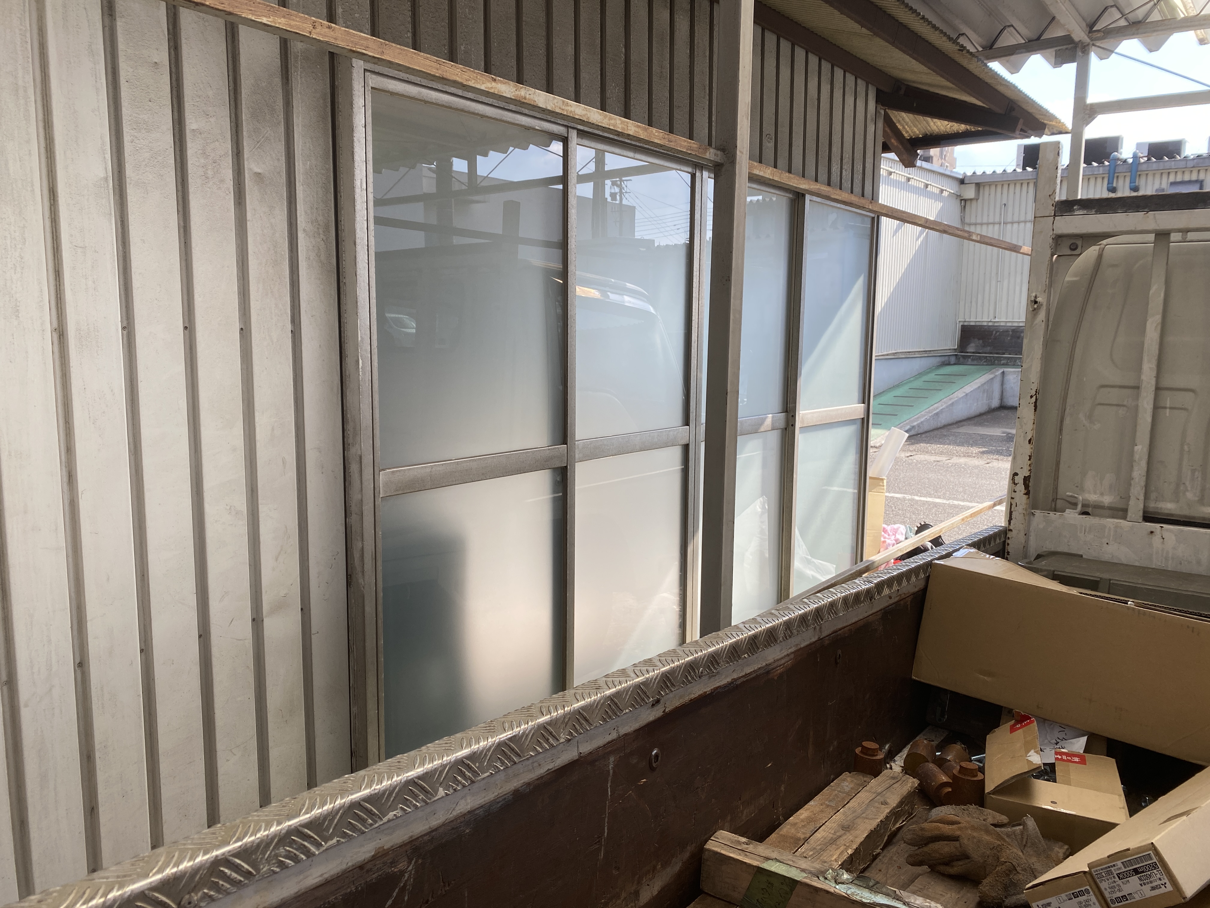 すりガラス調フィルム（中川ケミカル C-45）施工後