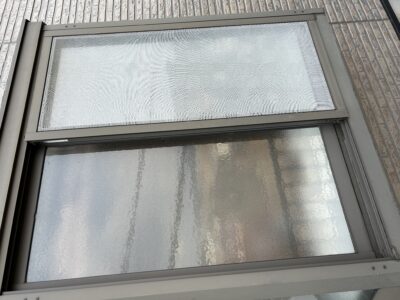 大分県での浴室窓ガラスフィルム施工。型板ガラス専用SN200Uの施工前後比較。 HARU工房いちまる