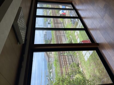 別府市の窓ガラスフィルム施工後の室内側からの見え方